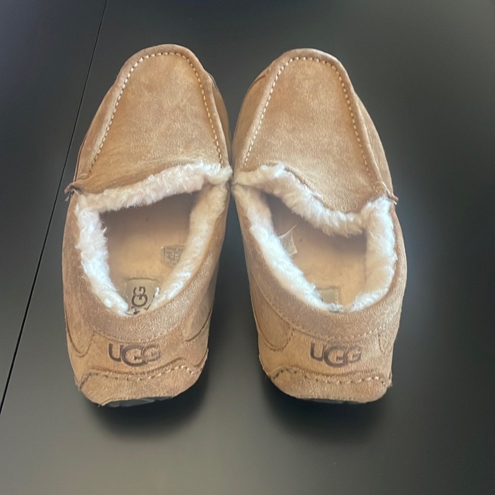 Ugg slippers 9